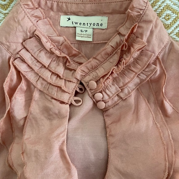 Forever 21 Ruffle Top - Picture 4 of 4